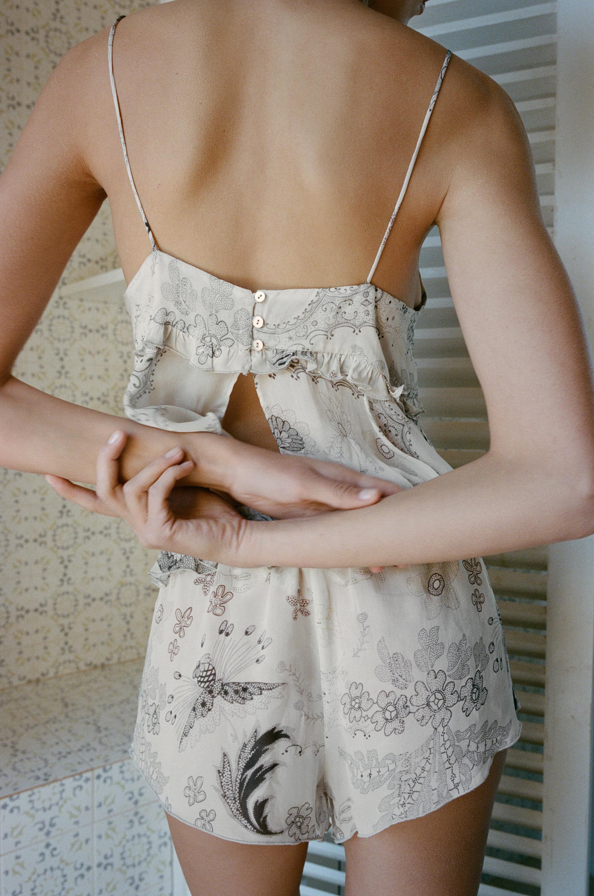 RUFFLED PRINTED CAMISOLE